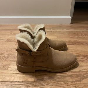 Women’s Uggs with buckle
